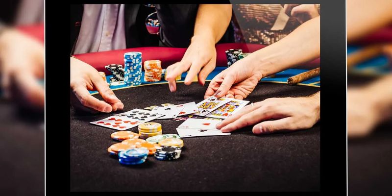 Bàn PLO với bốn lá bài tẩy và pot khổng lồ