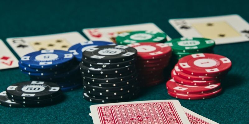 Texas Holdem Poker – Luật Chơi Và Mẹo Đánh Chuẩn Tại Jun88