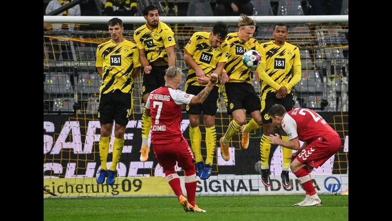 Trận đấu bóng đá giữa Freiburg và Dortmund - "Freiburg" vs "Dortmund"